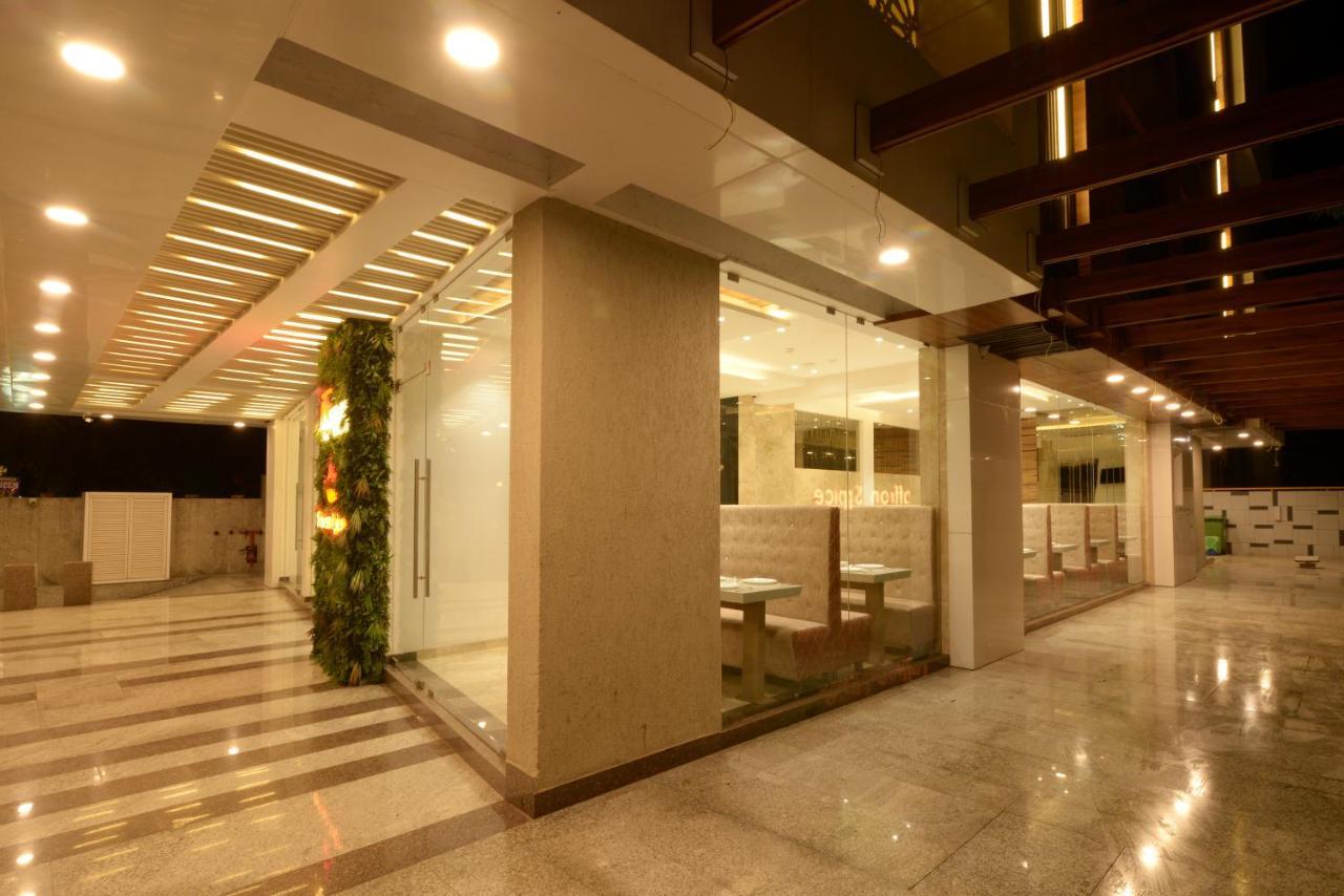 Hotel Auris & Banquets, Mumbai International Airport Eksteriør bilde